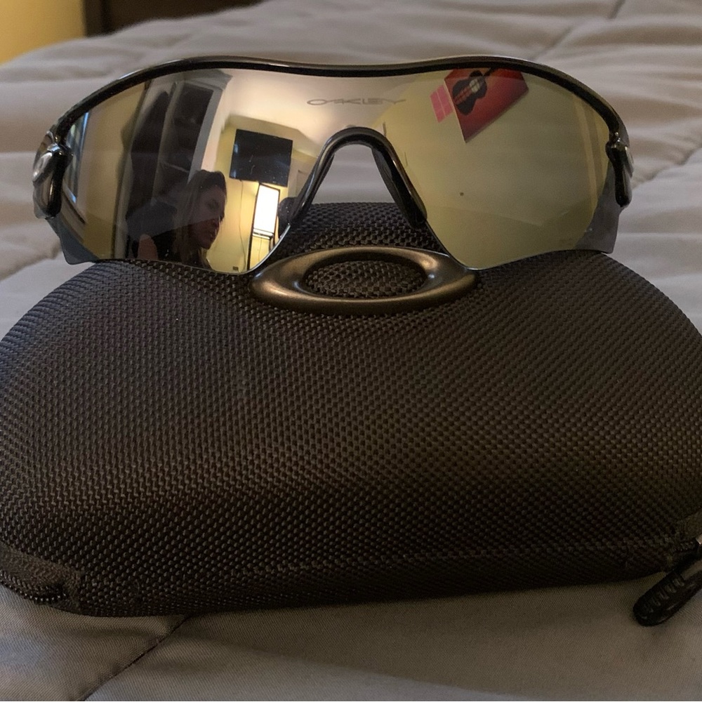 Oakley men’s sunglasses